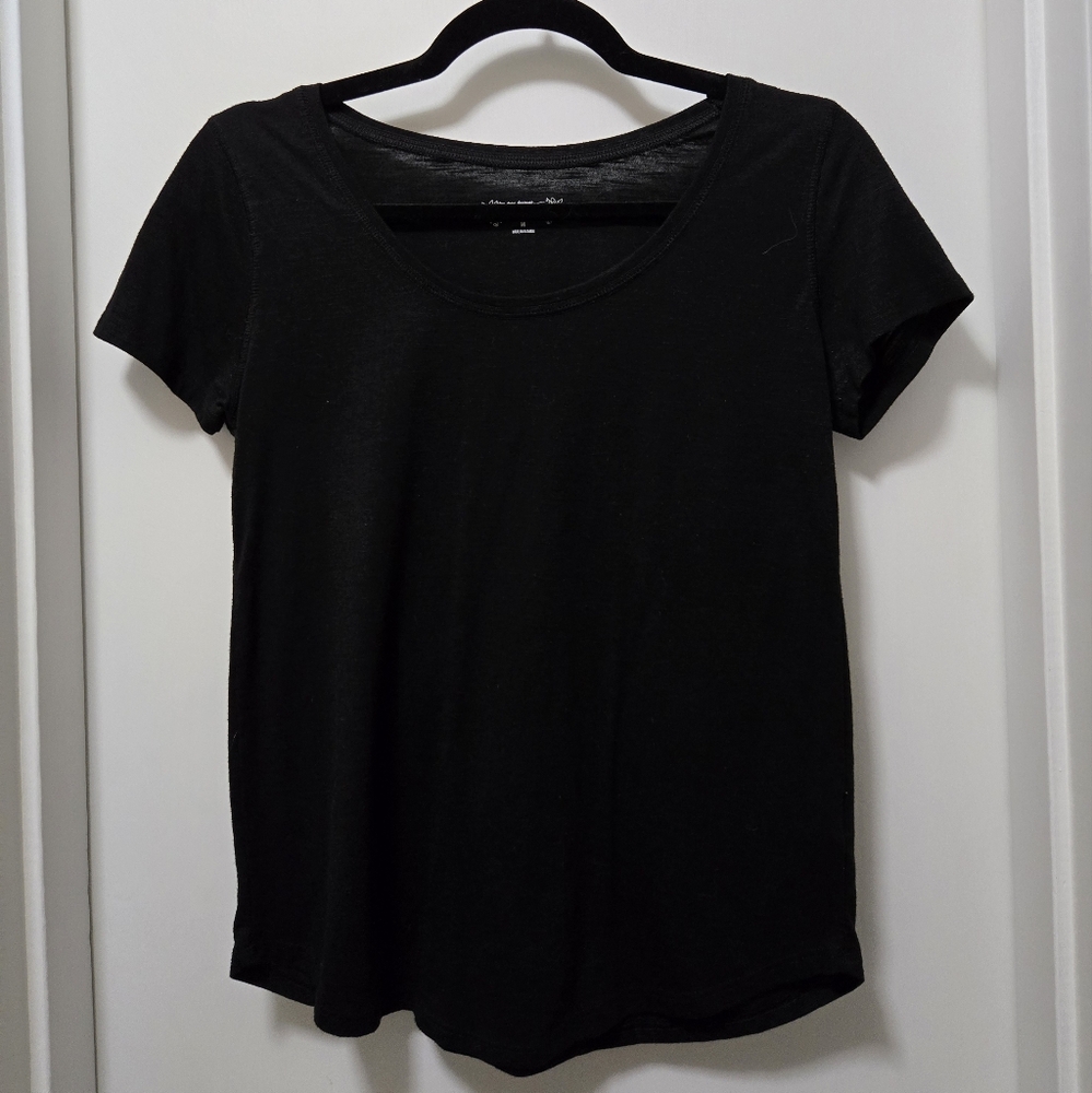 Scoop Neck Black Tshirt